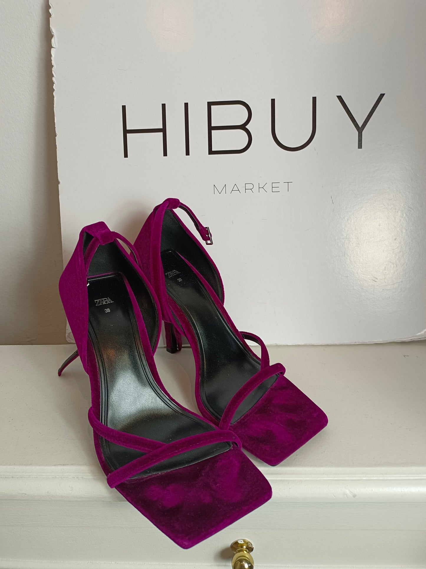 ZARA. Sandalia terciopelo rosa T.38