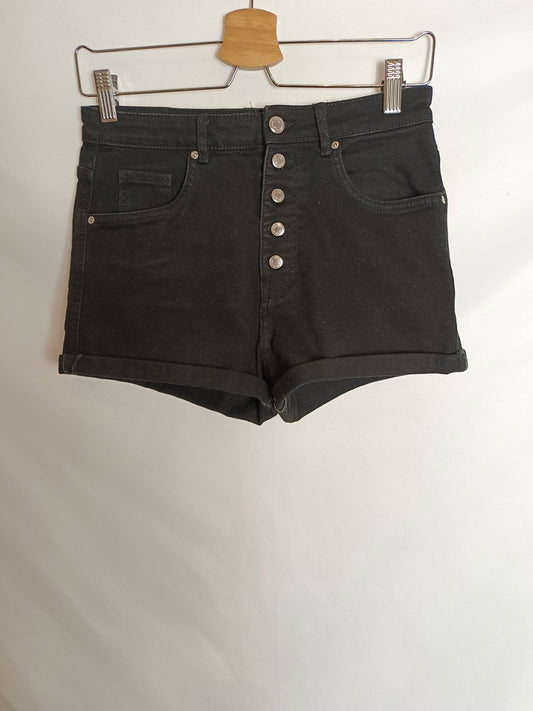 ZARA. Shorts negro denim T.38