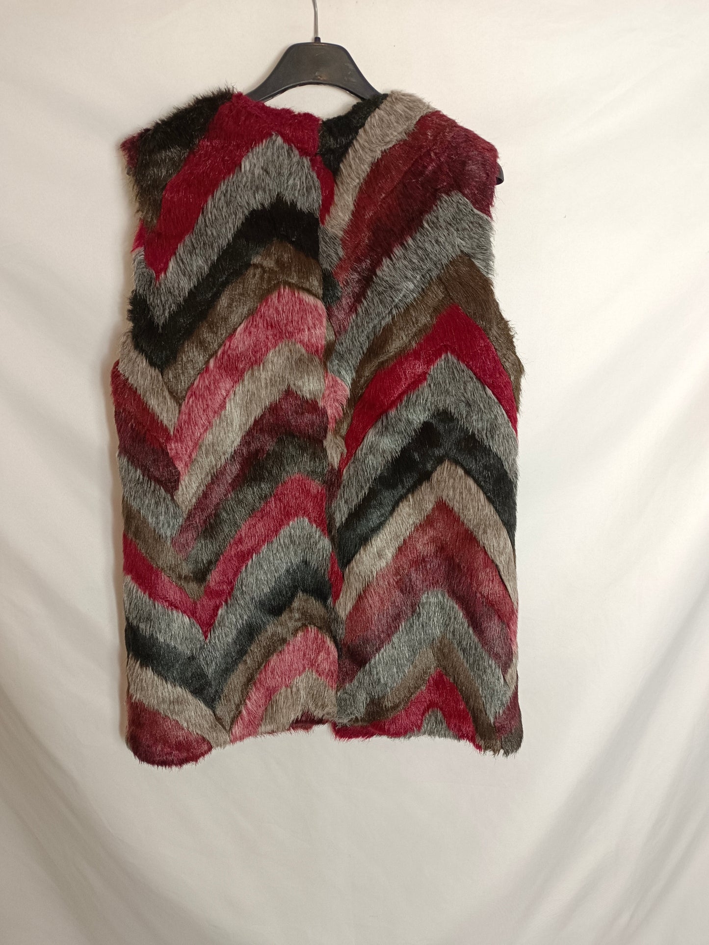 STRADIVARIUS. Chalecos pelo colores T.m