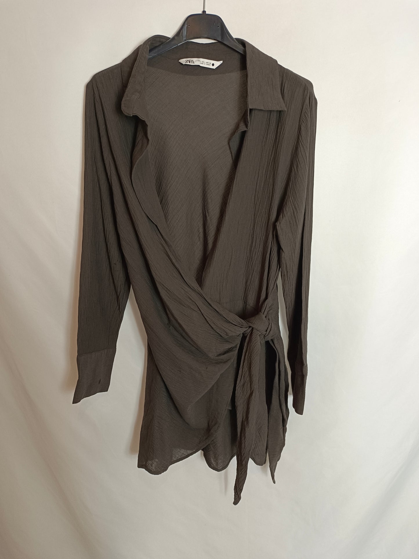 ZARA. Blusa marrón cruzada T.l