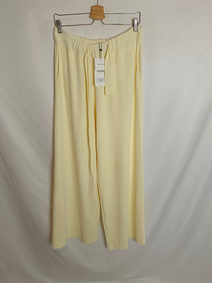 ZARA. Pantalón punto crema T.m