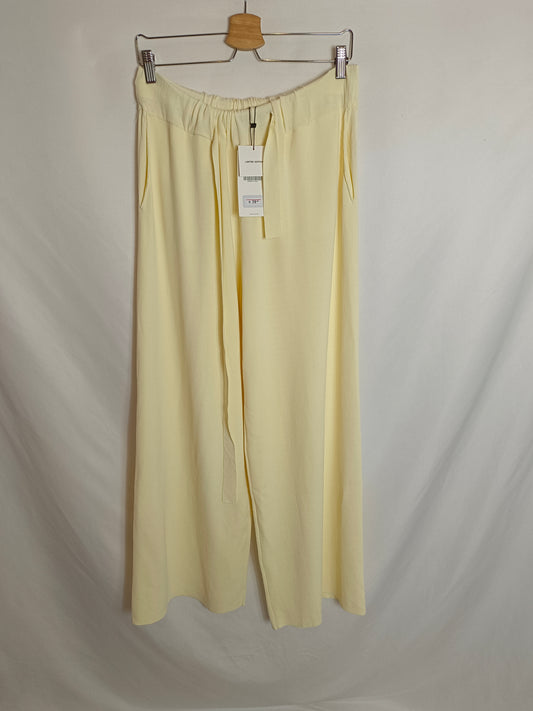 ZARA. Pantalón punto crema T.m