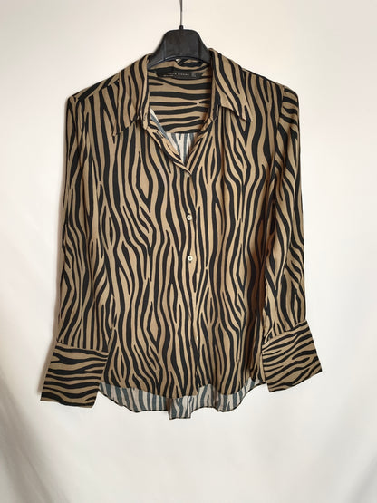 ZARA. Flowy print blouse Ts