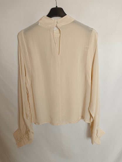 MANGO. Flowy beige blouse Tm