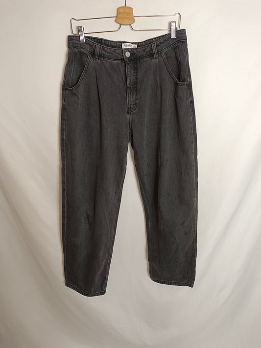 PULL&amp;BEAR. Black pleated trousers, size 40
