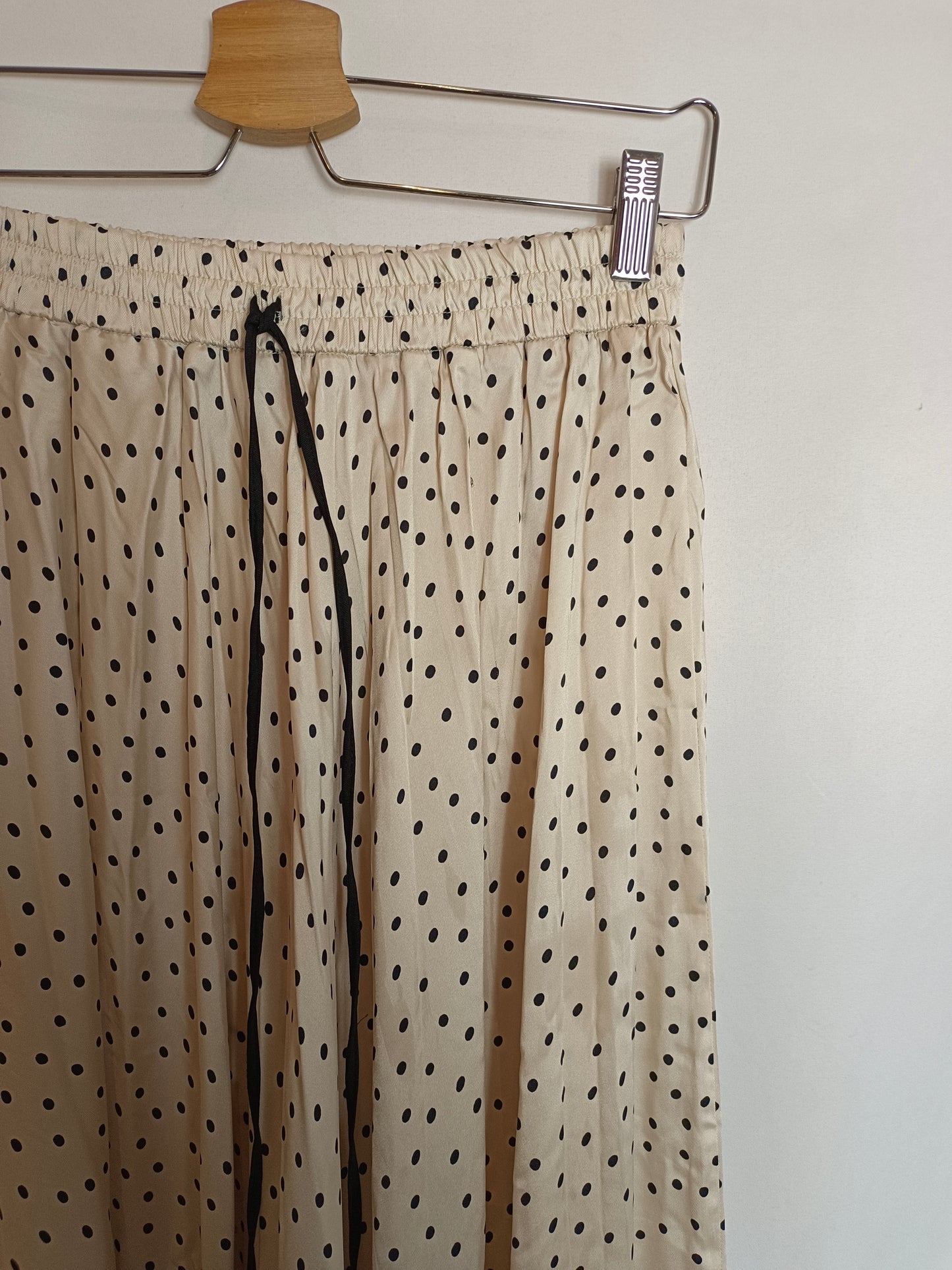 ZARA. Falda plisada lunares T.m