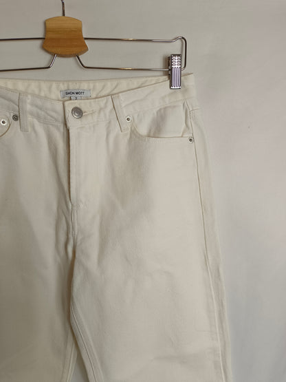 SHON MOTT. Pantalón denim blanco T.2(38)