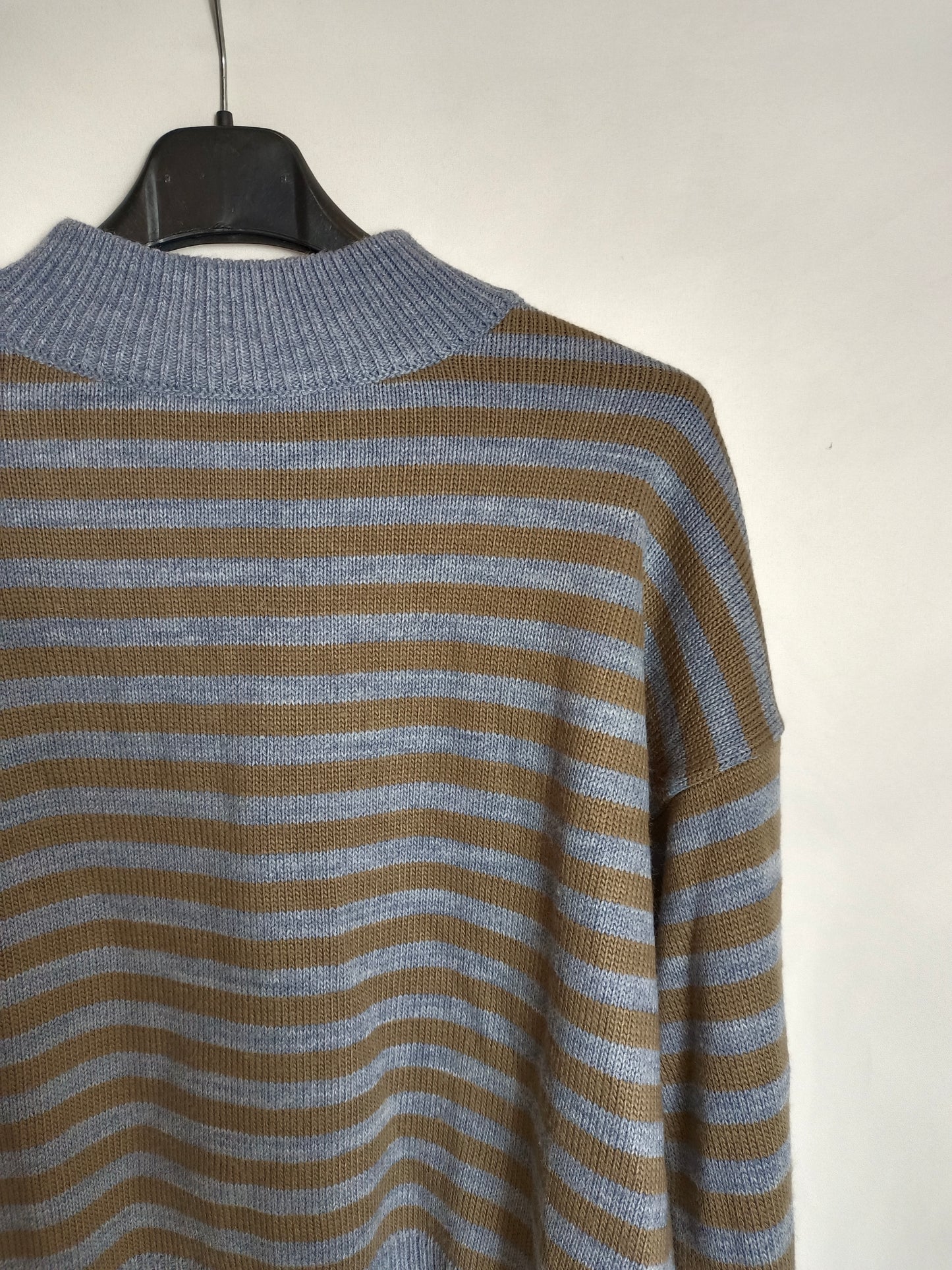 NOON. Blue and beige striped sweater T.xs