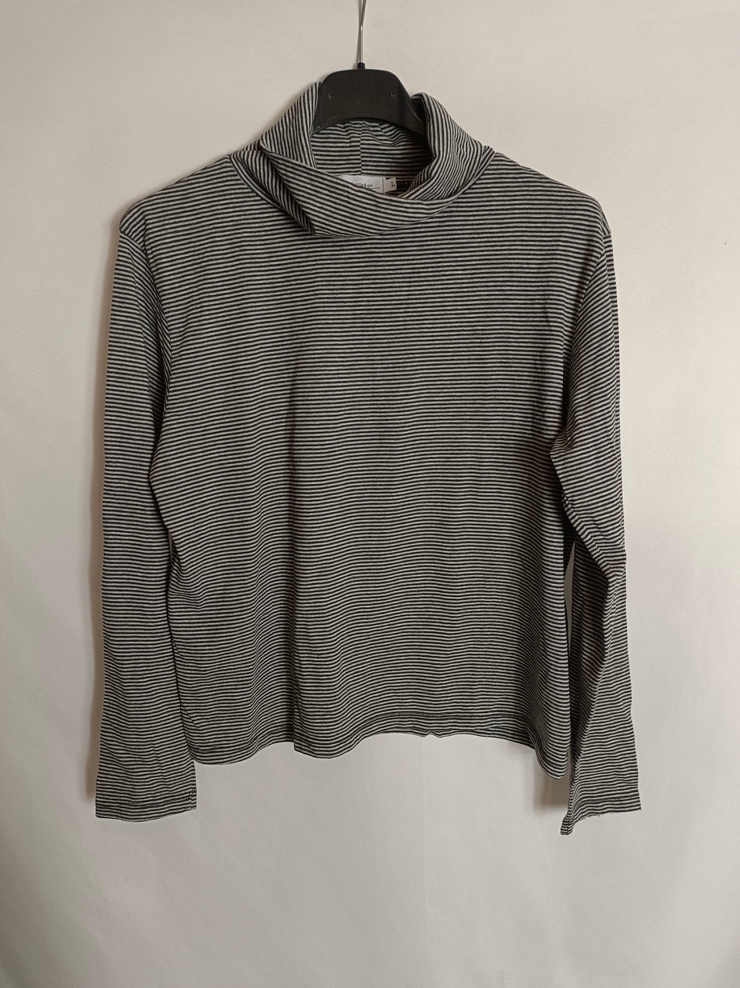 RENATTA&GO. Top rayas gris y negro T.L(S)