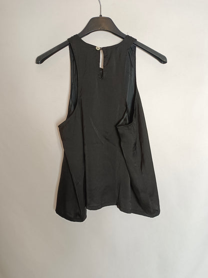 NICOLÍ. Top negros satinado T.s