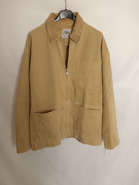 ZARA. Cazadora beige denim T.xs
