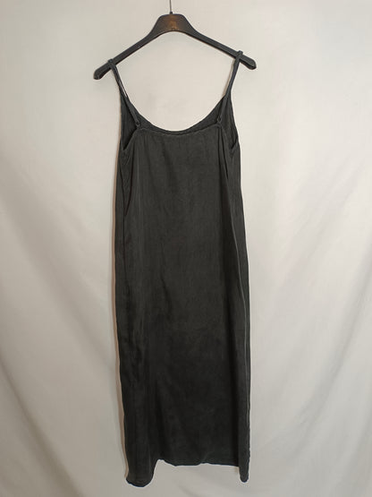 ZARA. Vestido midi gris oscuro T.xs