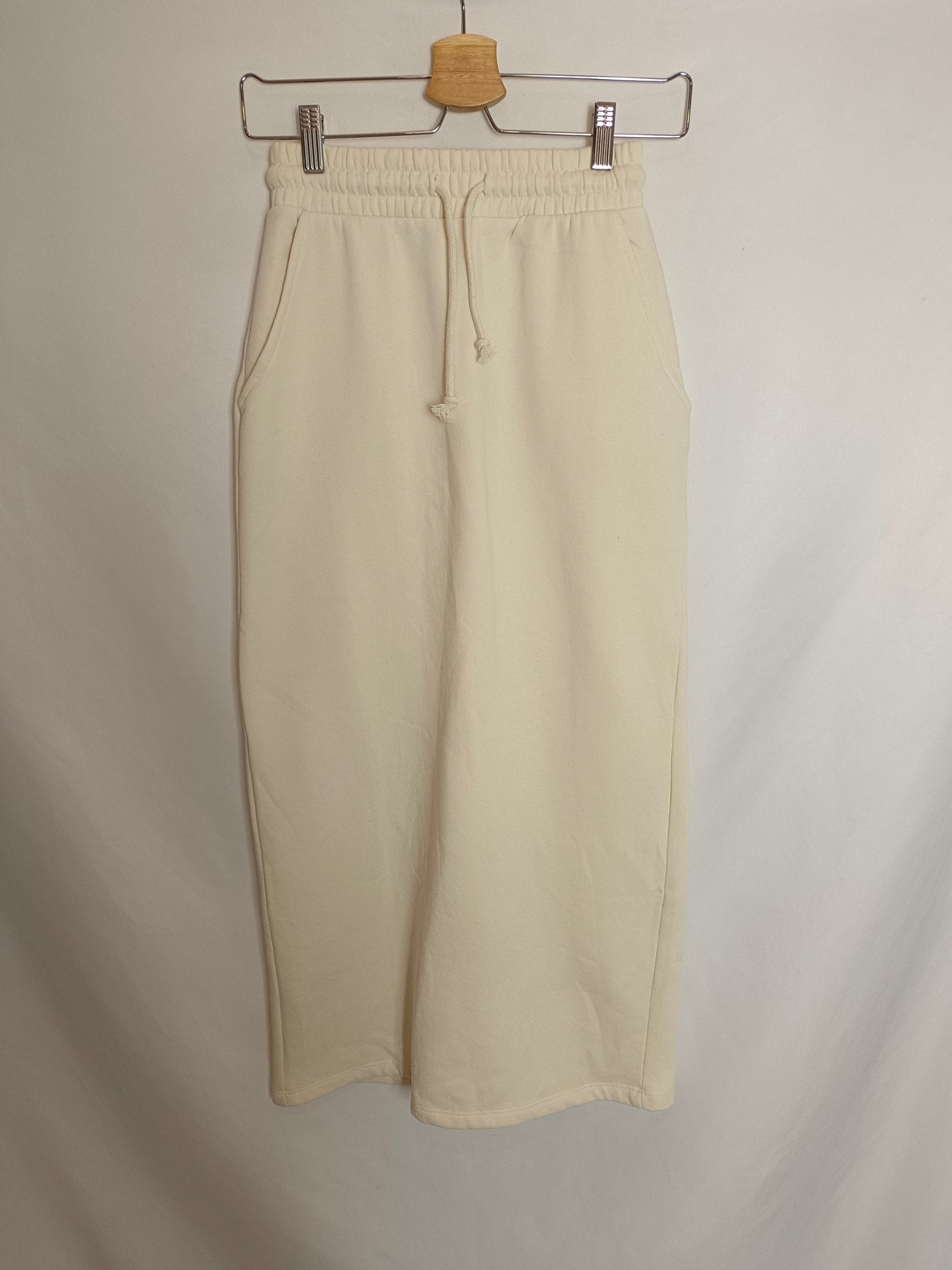 ZARA. Stretch midi skirt Ts