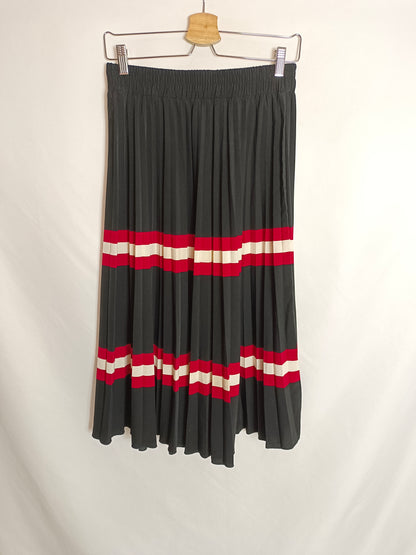 MANGO. Black pleated skirt Tm