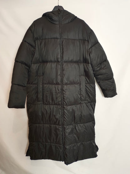 OYSHO. Plumas largo negro T.m