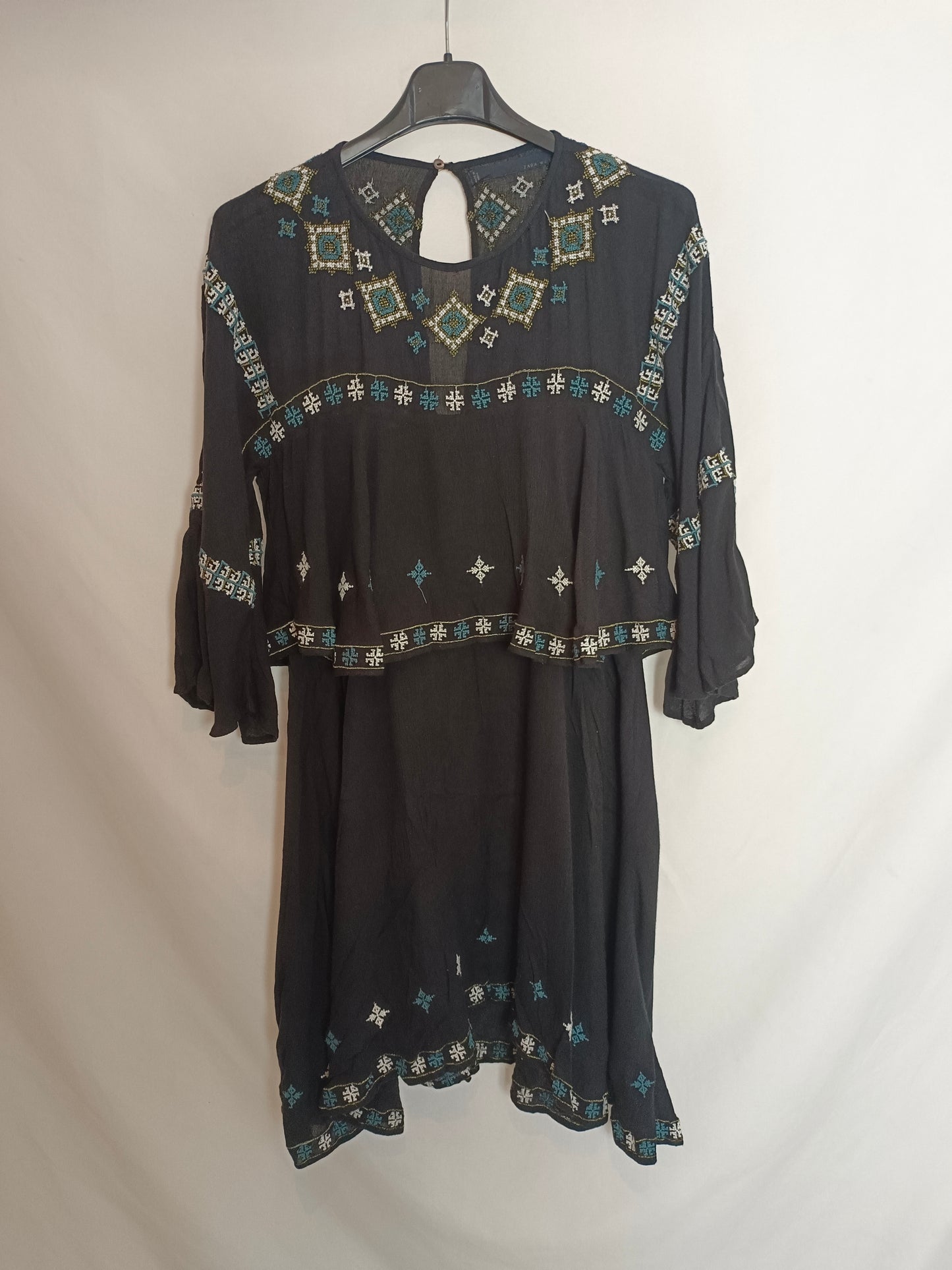 ZARA. Short black embroidered dress Ts Hibuy market ZARA. Short black embroidered dress Ts Hibuy market