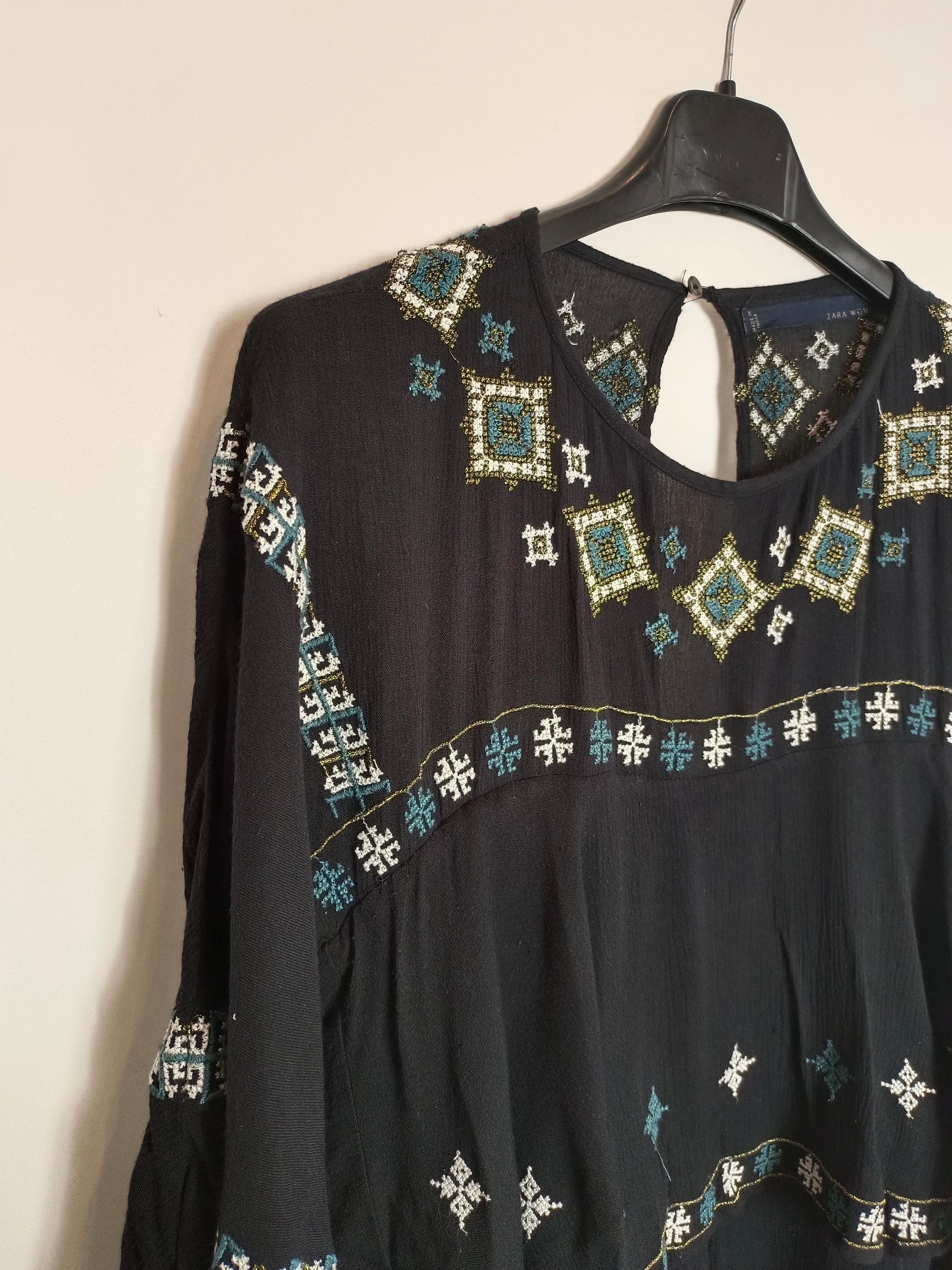 ZARA. Short black embroidered dress Ts Hibuy market ZARA. Short black embroidered dress Ts Hibuy market