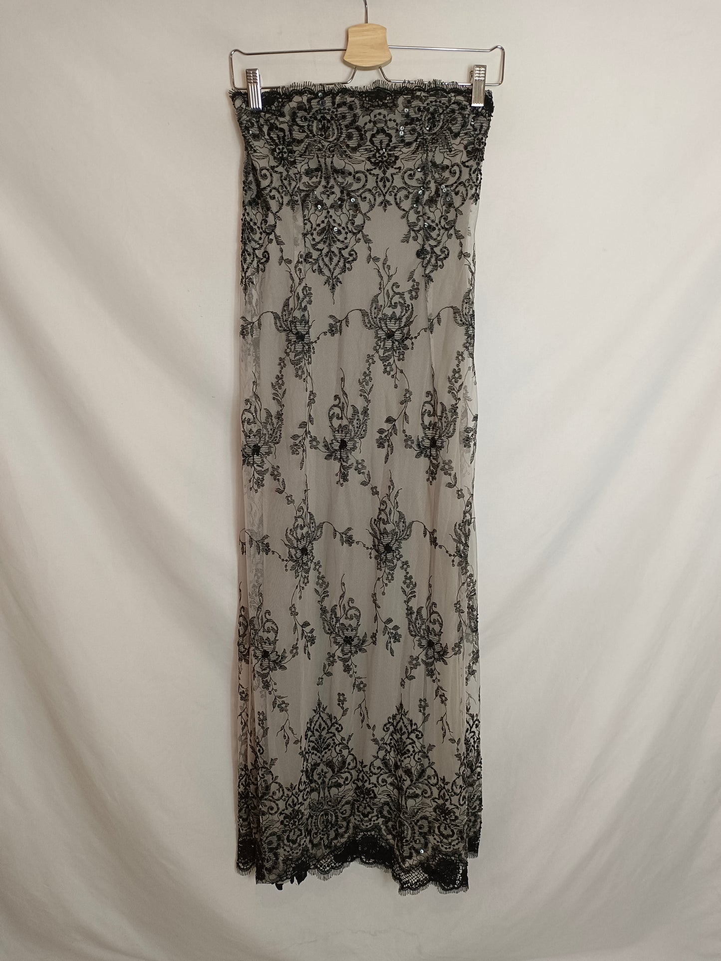 AMAYA ARZUAGA. Vestido tull bordado T.40(s)