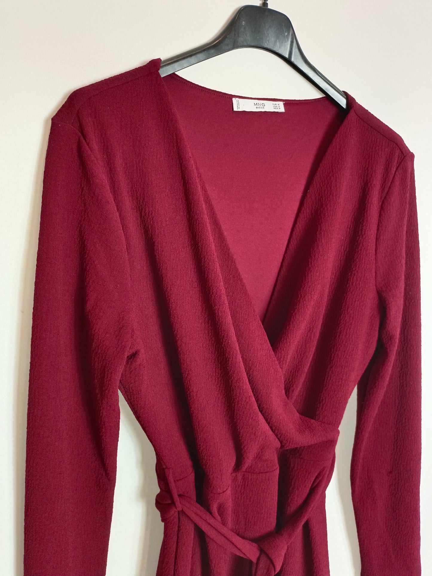 MANGO. Vestido midi burdeos T.m