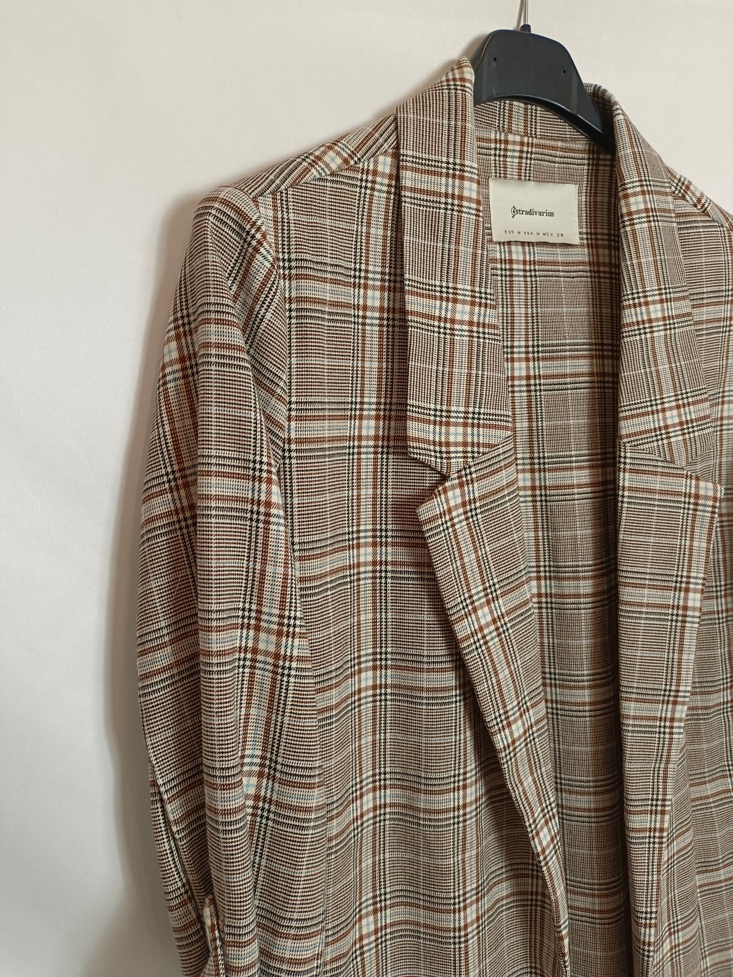 STRADIVARIUS. Chaqueta fina cuadros T.m