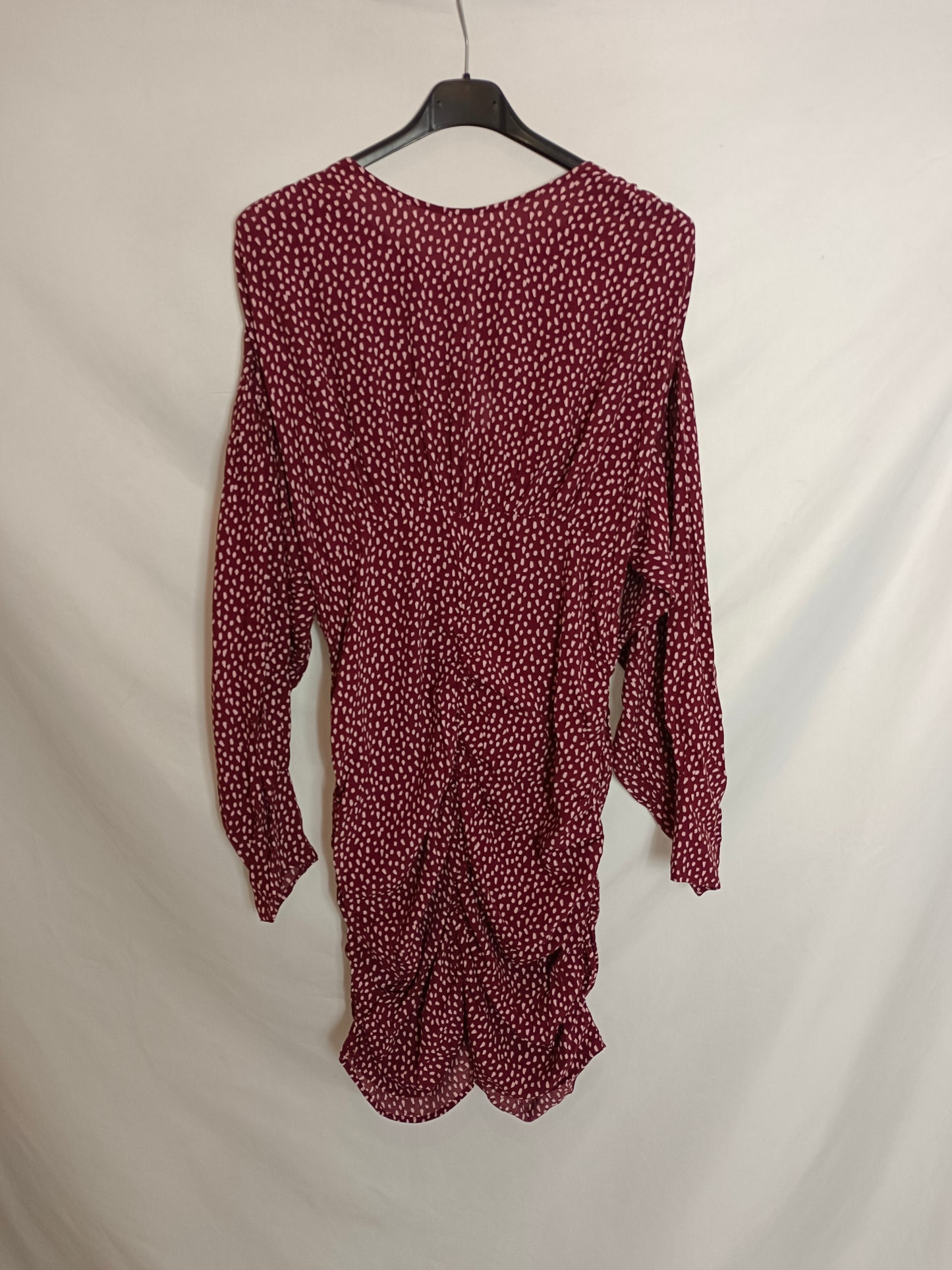 ZARA. Vestido burdeos fruncido T.m