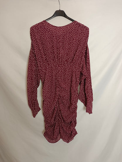 ZARA. Vestido burdeos fruncido T.m
