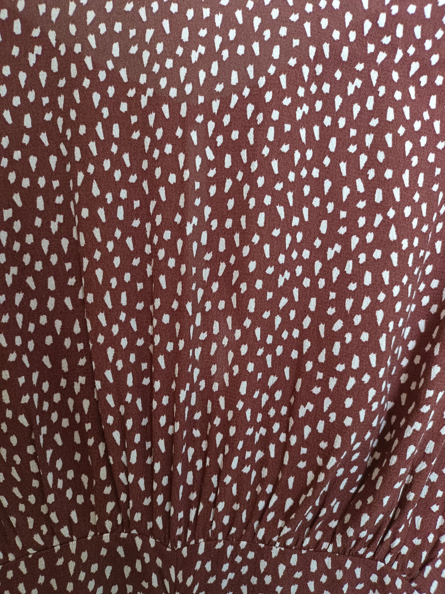 ZARA. Vestido burdeos fruncido T.m