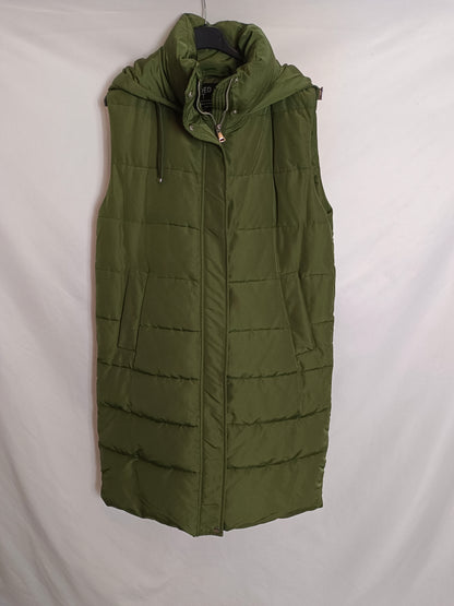 STRADIVRIUS. Plumas verde sin mangas T.s