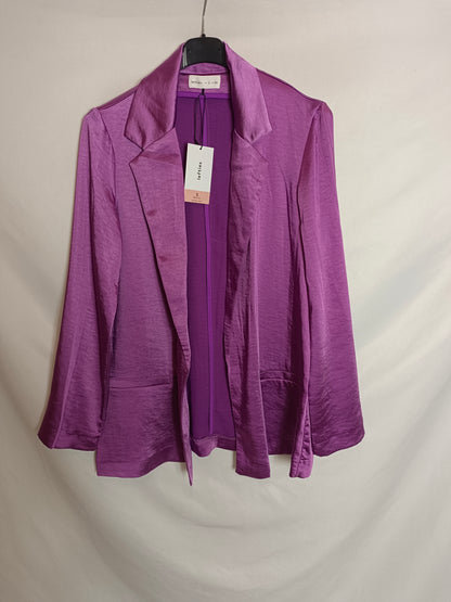 LEFTIES. Blazer morada satinada T.s