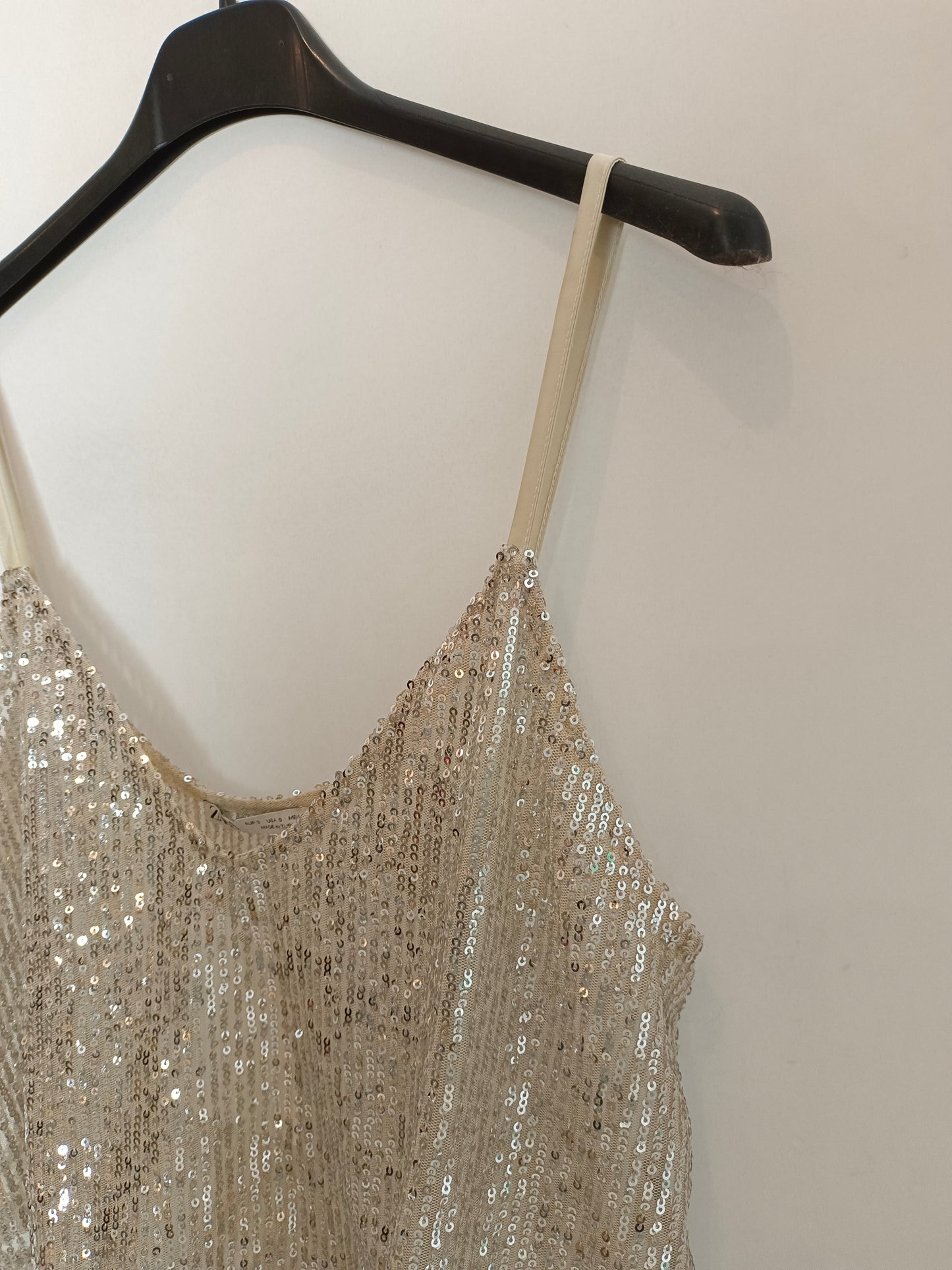 ZARA. Top dorado lentejuelas T.s