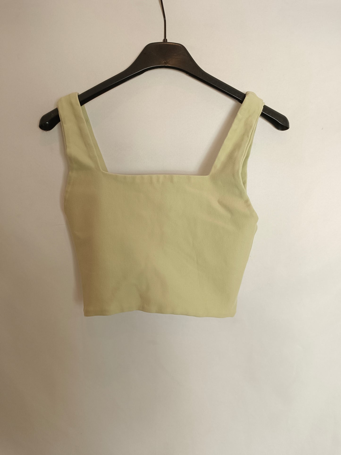 SIXXTA. Croptop beige entallada T.u(s)