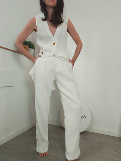 VICTORIA BECKHAM. Total look blanco textura T.36