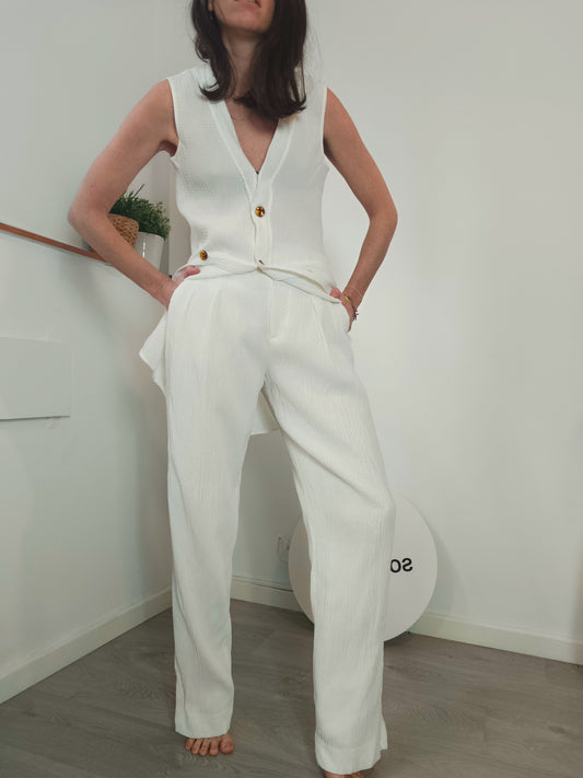 VICTORIA BECKHAM. Total look blanco textura T.36