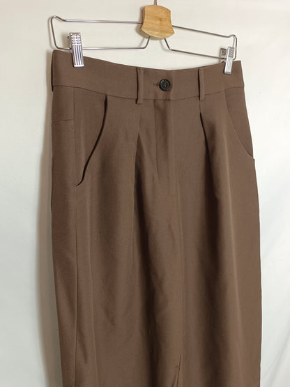 ZARA. Pantalón marrón pinzas T.s
