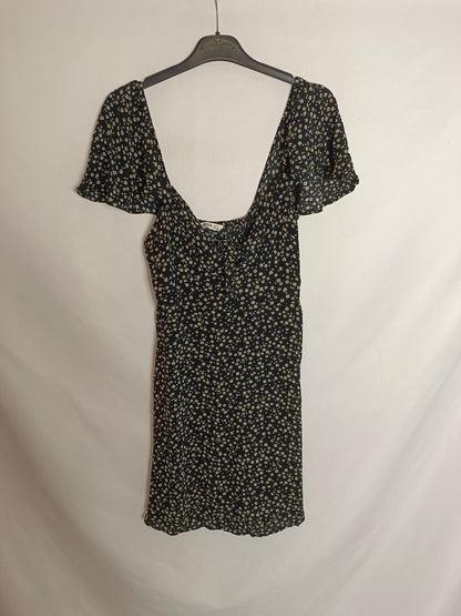STRADIVARIUS. Vestido corto negro flores mini. T S