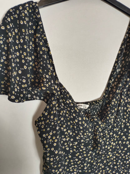 STRADIVARIUS. Vestido corto negro flores mini. T S