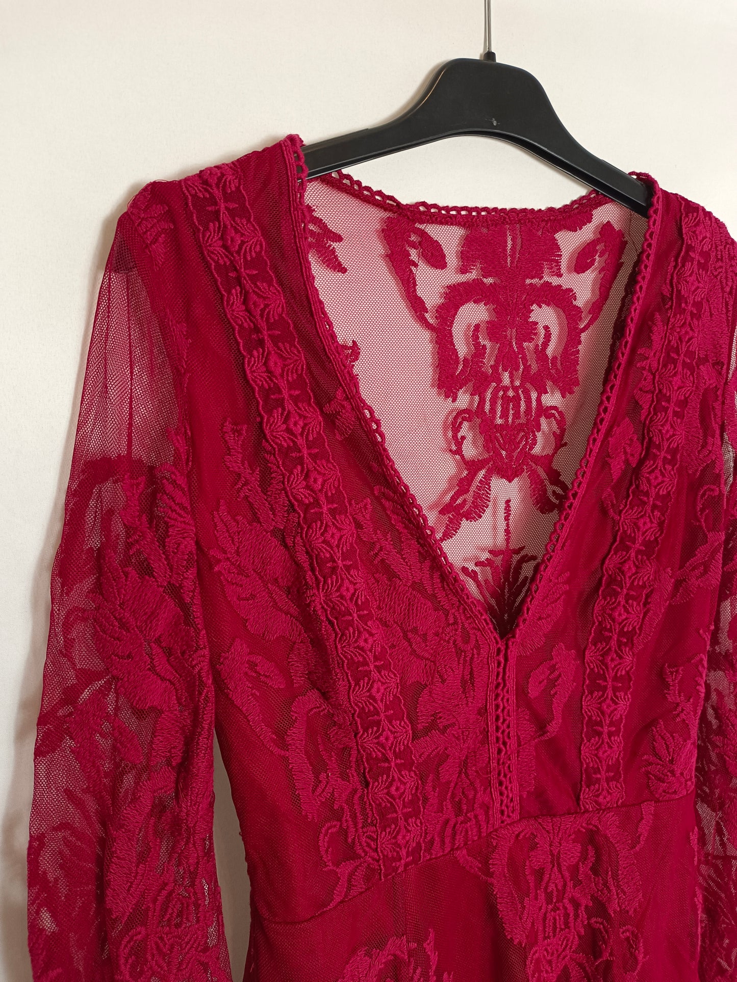 OTHERS. Short dress with lace and sheer panels. XS