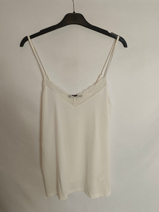 ETAM. Top color crudo encaje. T S