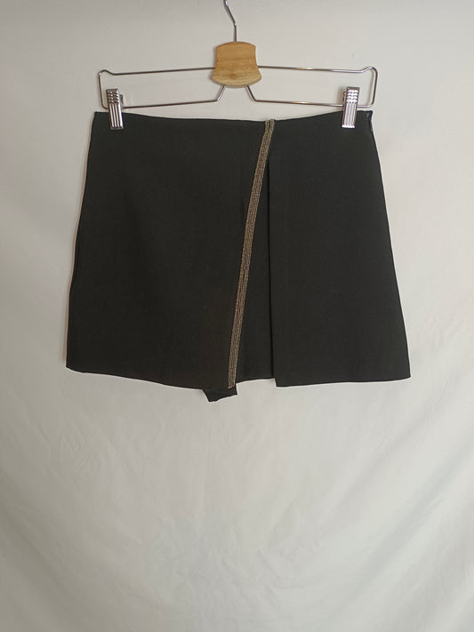 ZARA. Falda pantalón negro detalle T.m