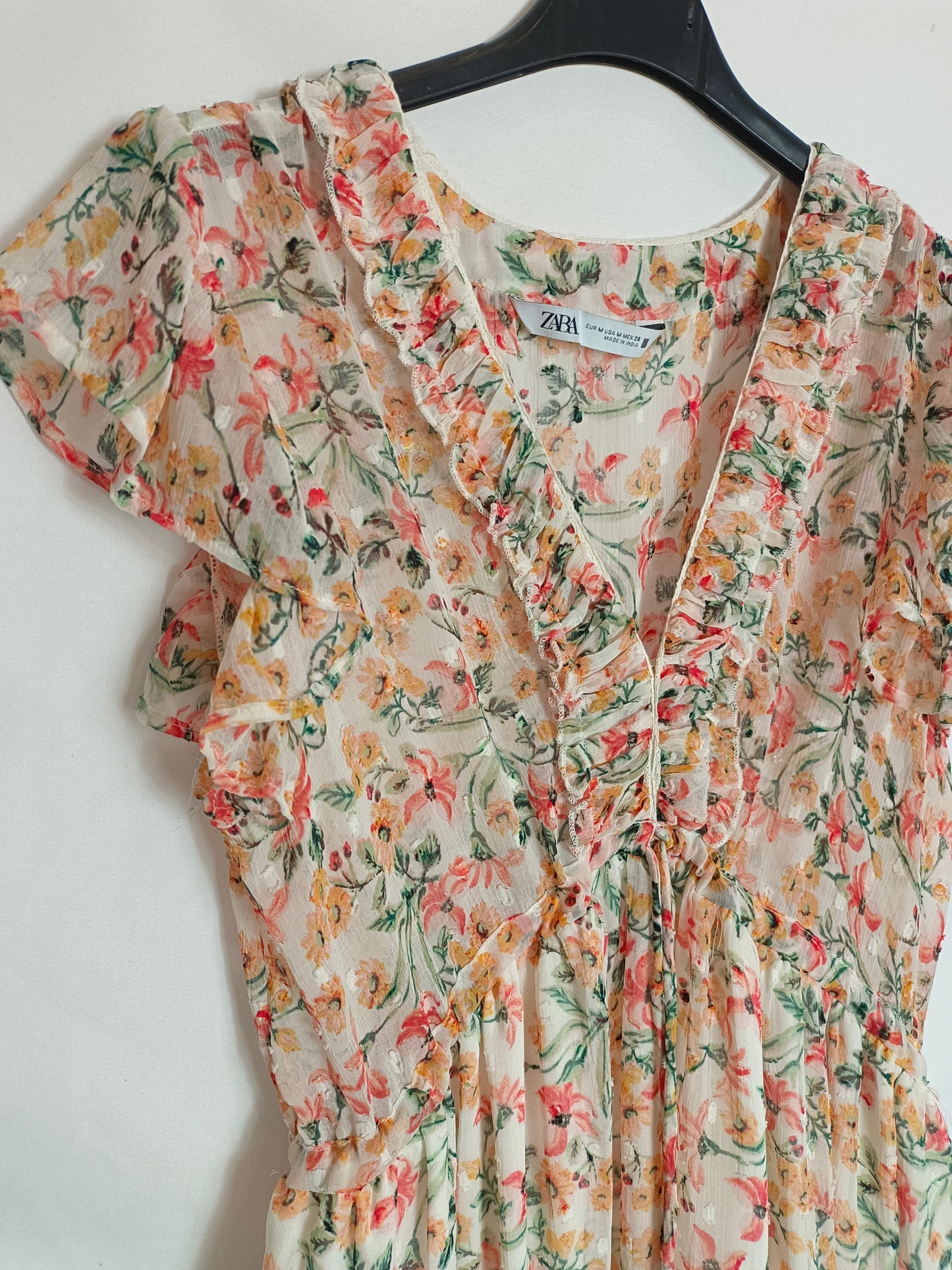 ZARA. Vestido midi beige flores t.m