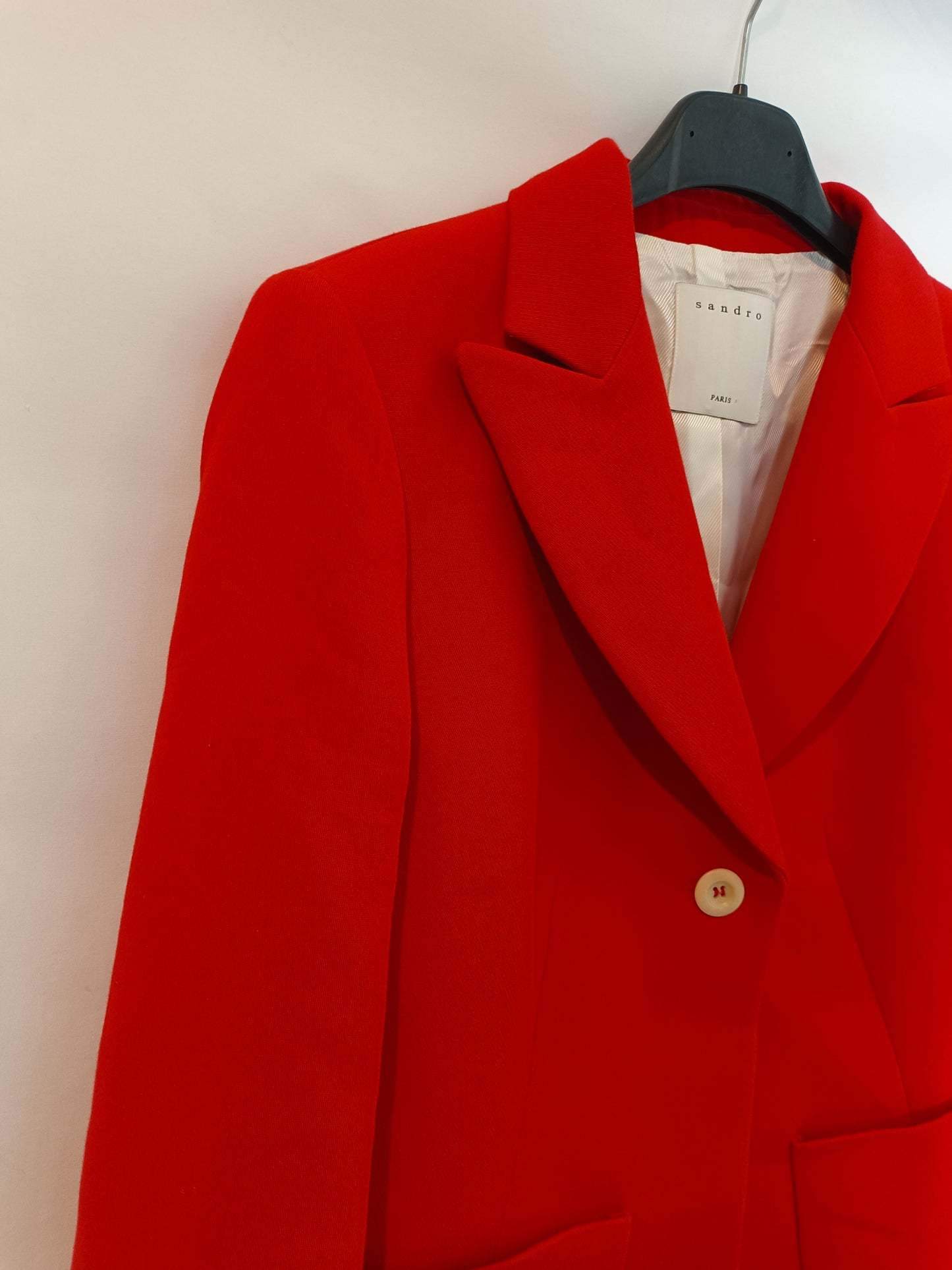 SANDRO. Basic red blazer T.38