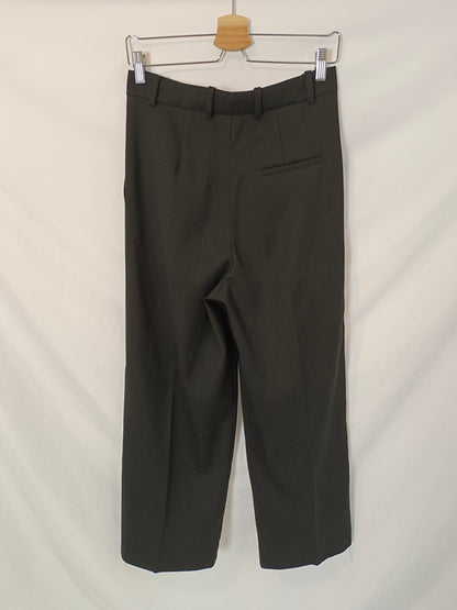 MASSIMO DUTTI. Pantalón negro pinzas T.36