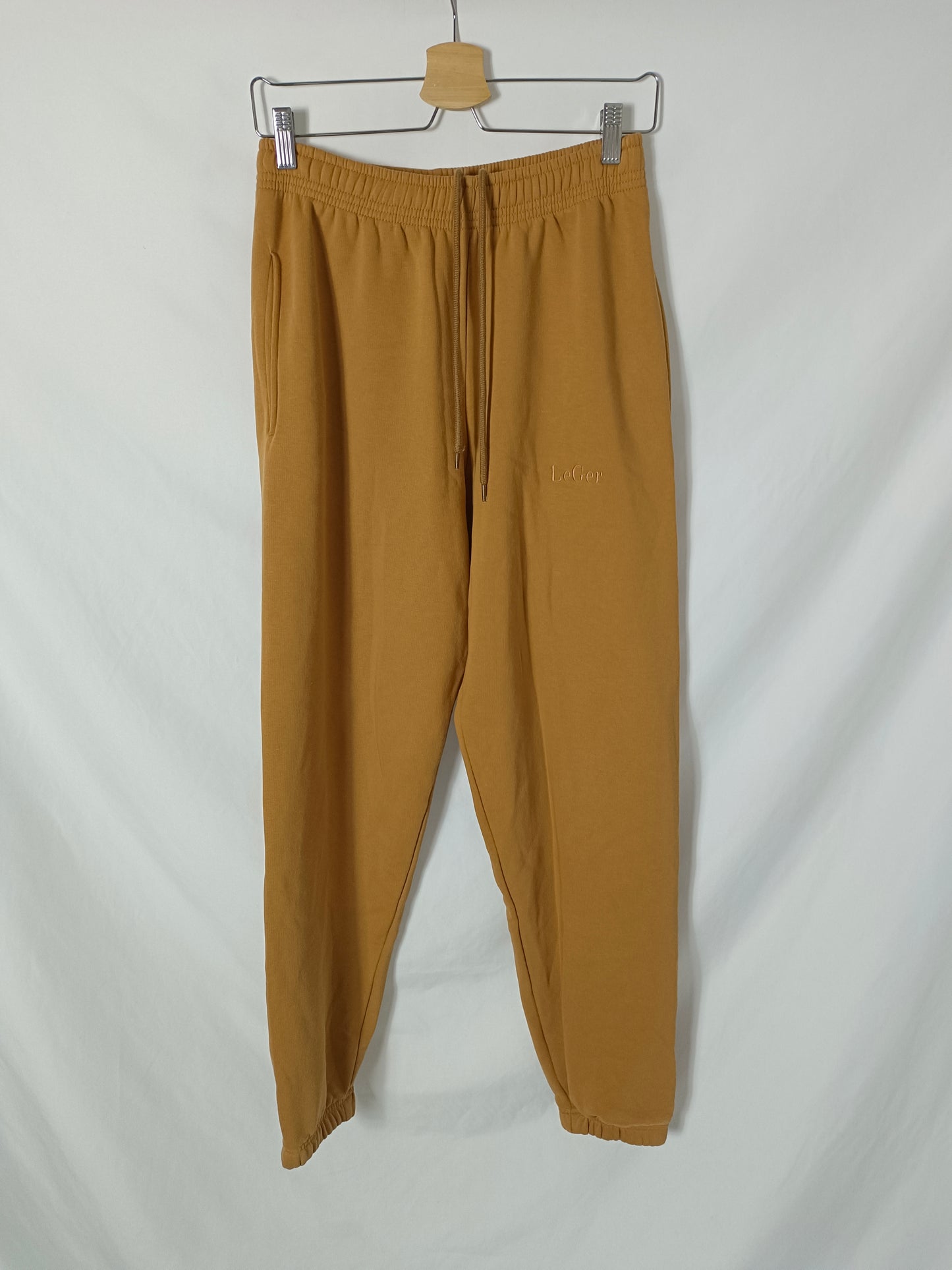 LEGER. Pantalón camel casual confort T.38