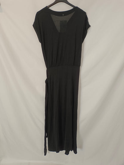 SCALPERS. Vestido negro midi fluido. T S