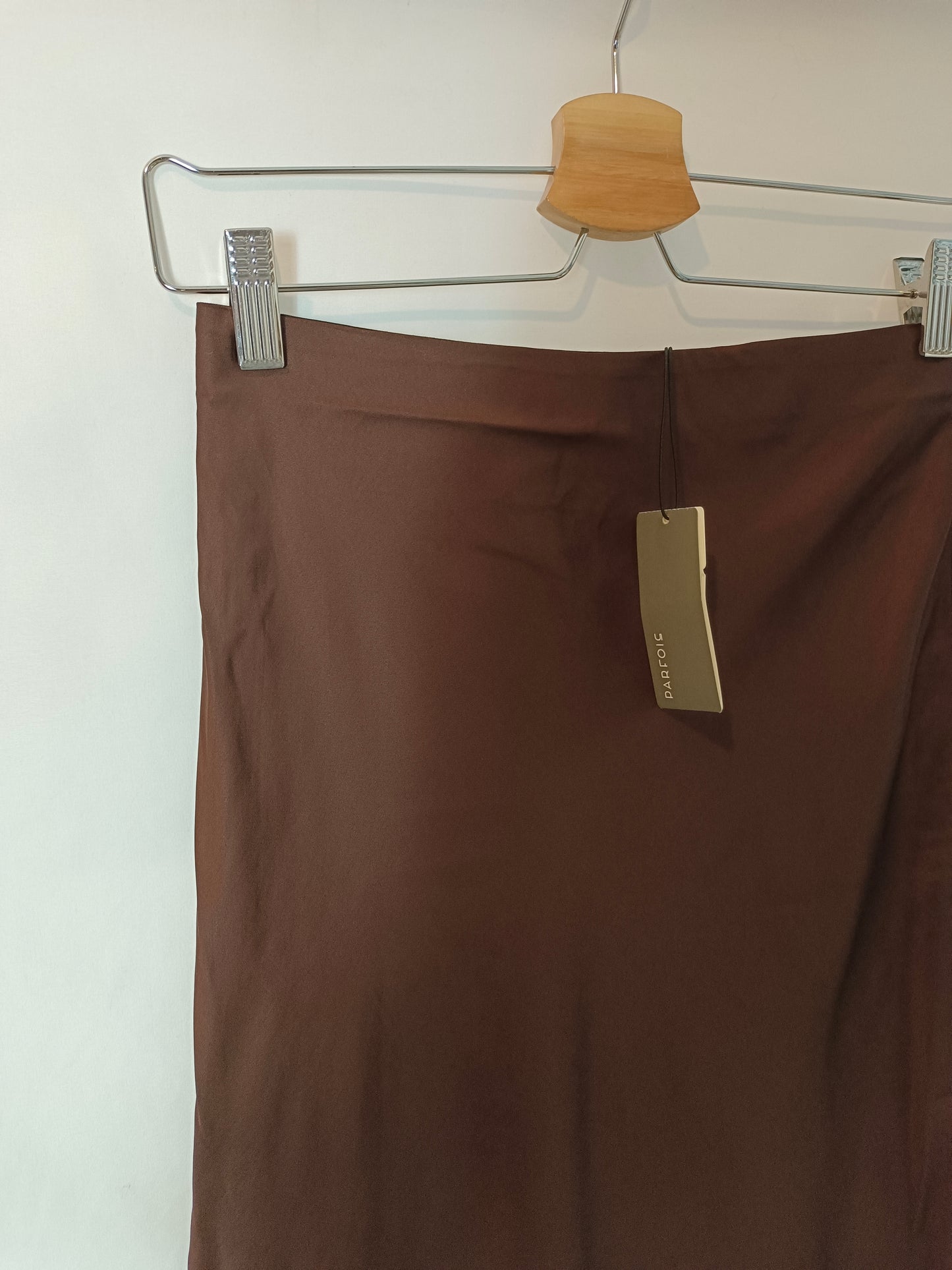 PARFOIS. Falda midi marrón satinada T.xs/s