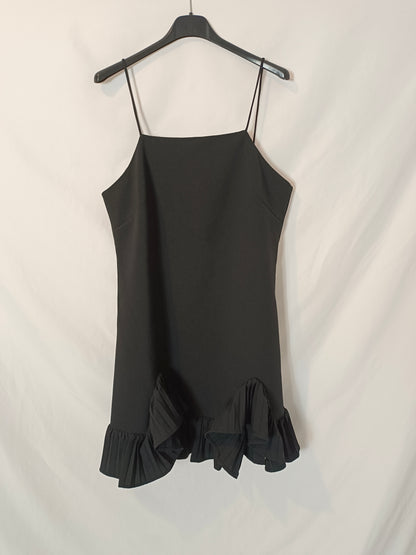 ASOS. Vestido corto negro volantes T.40