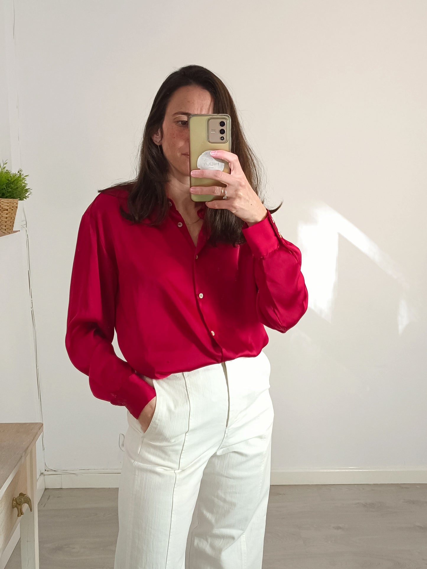 ZARA. Blusa color vino satinada.  T XS