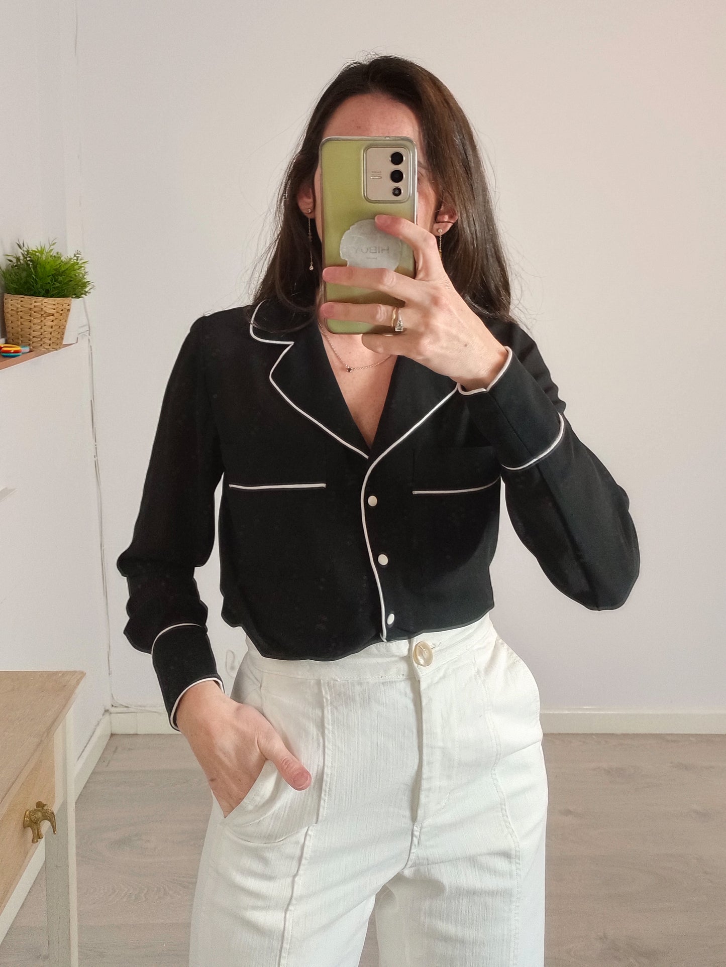 ZARA. Blusa negra detalles en tweed. T XS