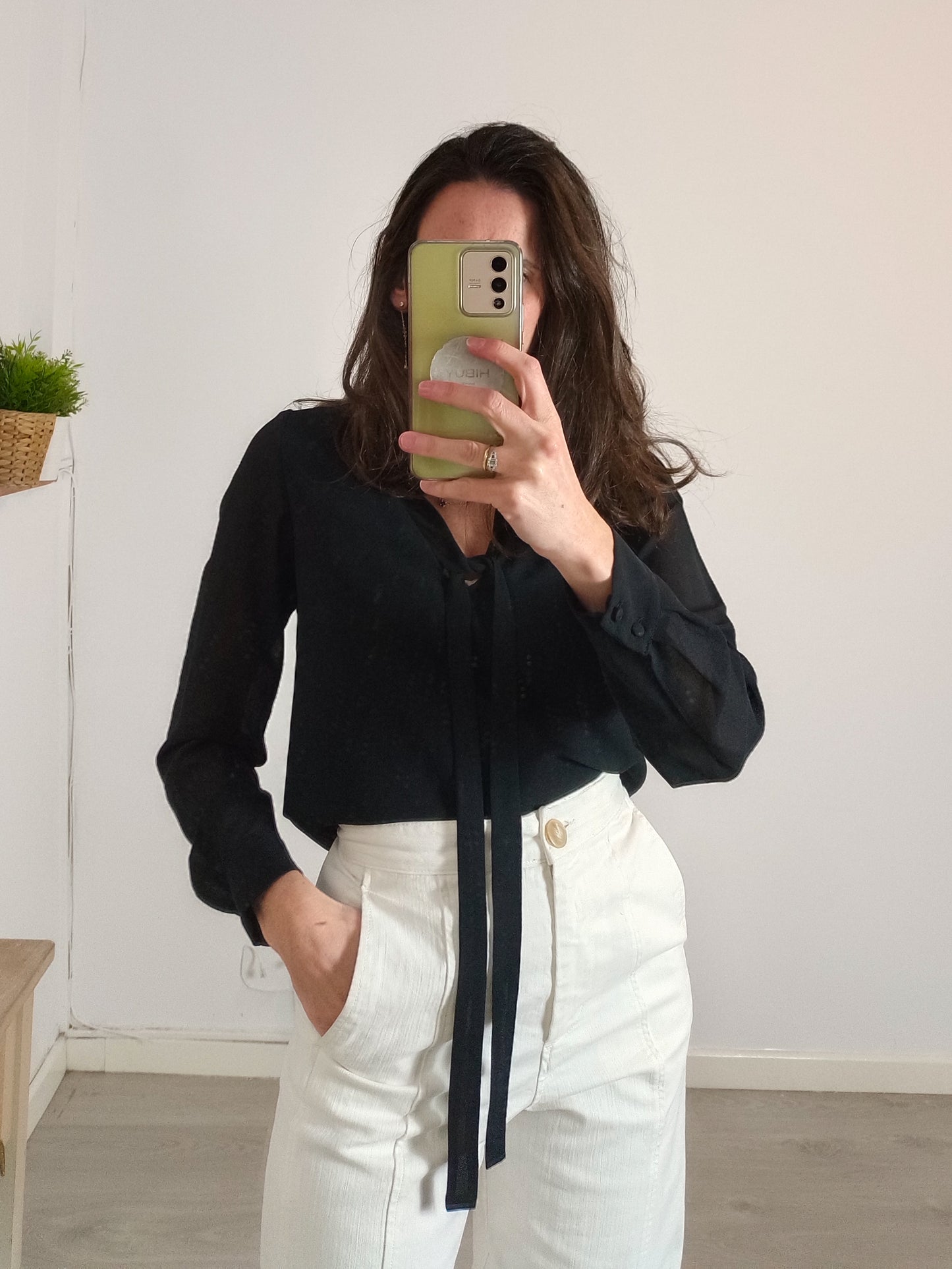 BIMANI. Blusa negra lazada. T S