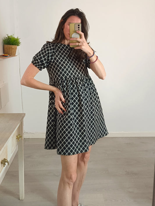 ZARA. Black dress with lantern sleeves. Size 13-14 years (XS)